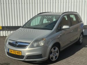 Opel Zafira B 1.8 7 places 2006 d'occasion à Cotonou — avant trois quarts gauche