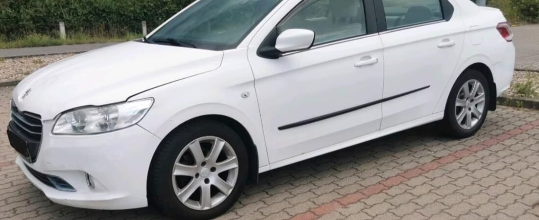 Peugeot 301 1.6 Automatique (2014)