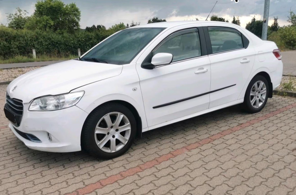 Peugeot 301 1.6 Automatique (2014)
