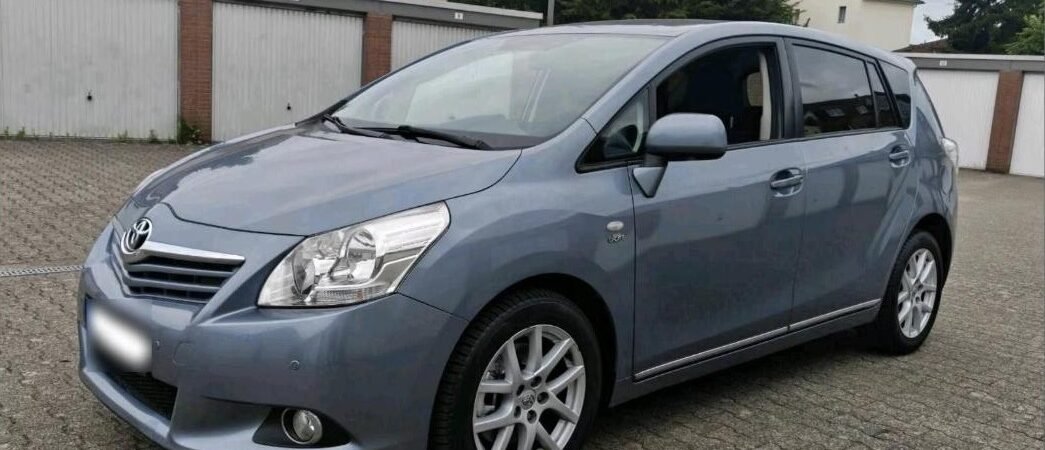Toyota Corolla Verso 2.2 D-4D (2012)
