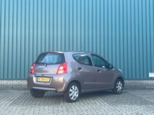 Suzuki Alto 1.0 Base d'occasion à Cotonou — arrière trois quarts
