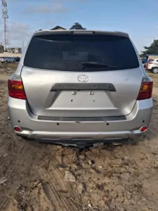 Toyota Highlander Sport 2008 d'occasion à Cotonou — arrière